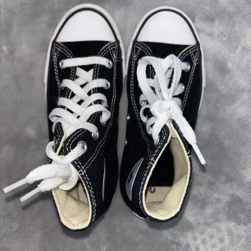 Converse Chuck Taylor All Star High Tops Black/White Canvas Youth Size 1